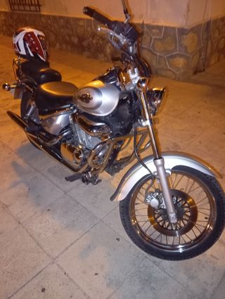 Suzuki Intruder 250cc - Moto