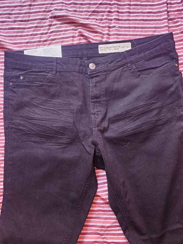Vaqueros esmara negros -talla L 
Elásticos
