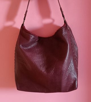 Bolso color burdeos 