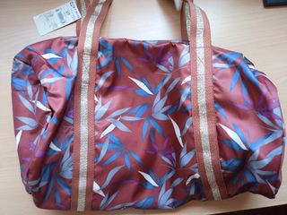 Bolso deportivo estampado