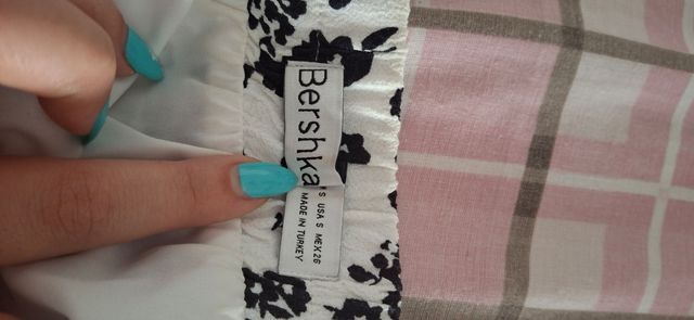 Minifalda Flores Blancas y Negras