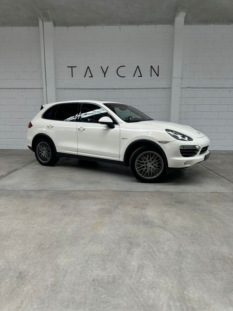Porsche Cayenne S Hybrid 2011