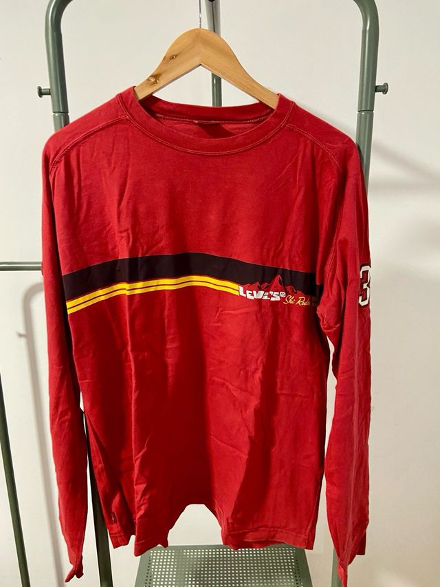 Camiseta Levi's manga larga roja