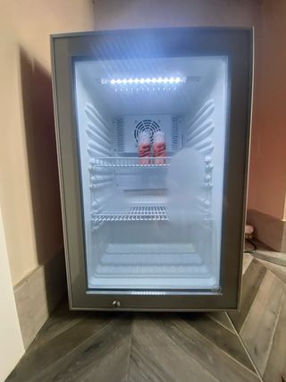 Nevera red bull  pequeña casa negocio hosteleria