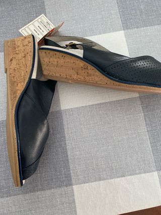 Sandalias Anatomic piel - blanco y azul marino