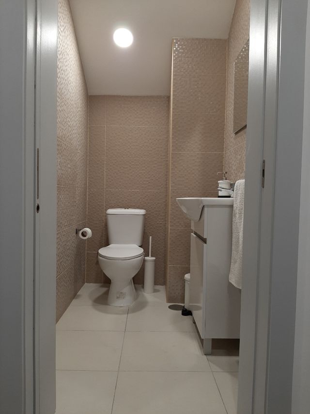 Aluga-se moradia tipo T2