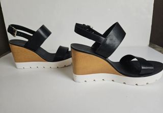 Sandalias cuña Stradivarius negras 38