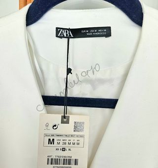Vestido chaleco cruzado cinturón blanco zara