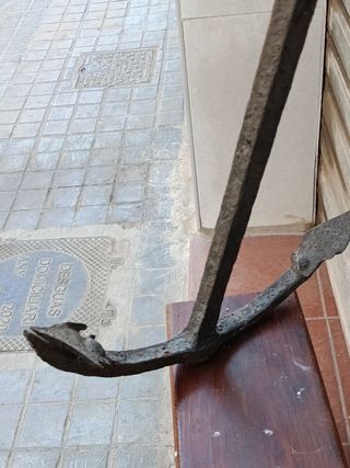 Anclas de un metro,1 X 60,más 4 remos.