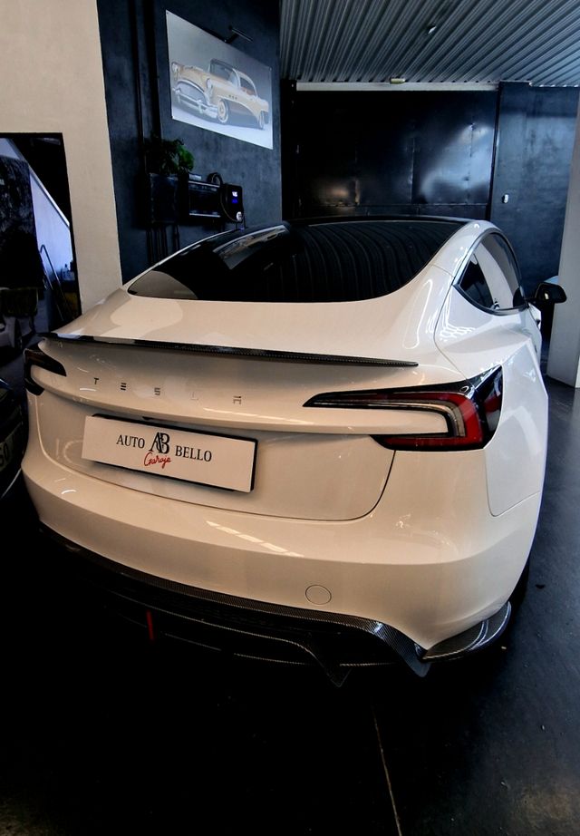 Tesla Model 3 2023