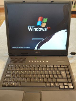 Portátil ACER Aspire 1350 Series - Pantalla dañada
