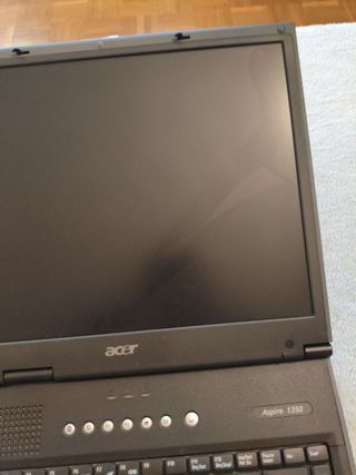 Portátil ACER Aspire 1350 Series - Pantalla dañada