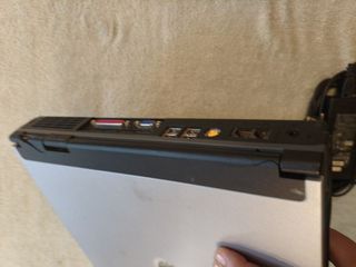 Portátil ACER Aspire 1350 Series - Pantalla dañada