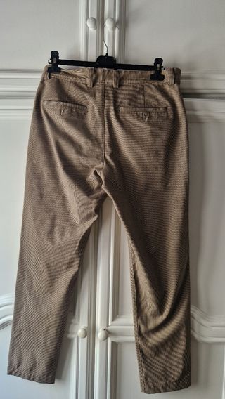 Pantalón chino beige hombre