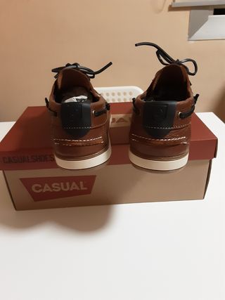 Zapatos náuticos marrones hombre