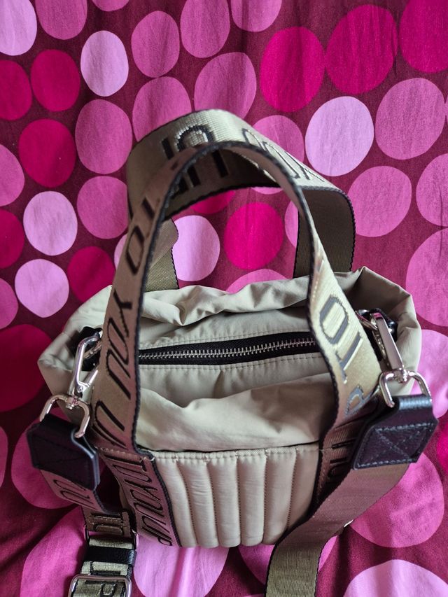 Bolso con 2 asas y bandolera 