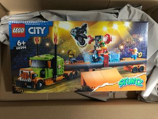 Lego 60294 City Stunt show truck