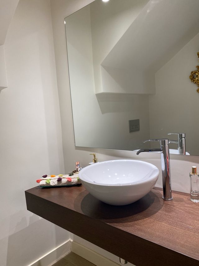 Lavabo sobre encimera + grifo