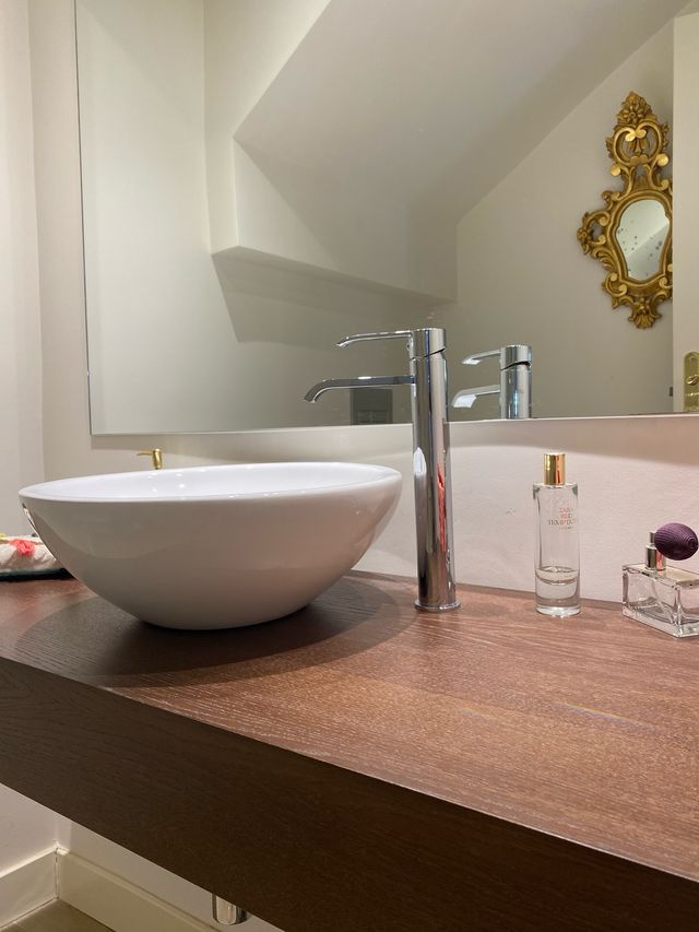 Lavabo sobre encimera + grifo