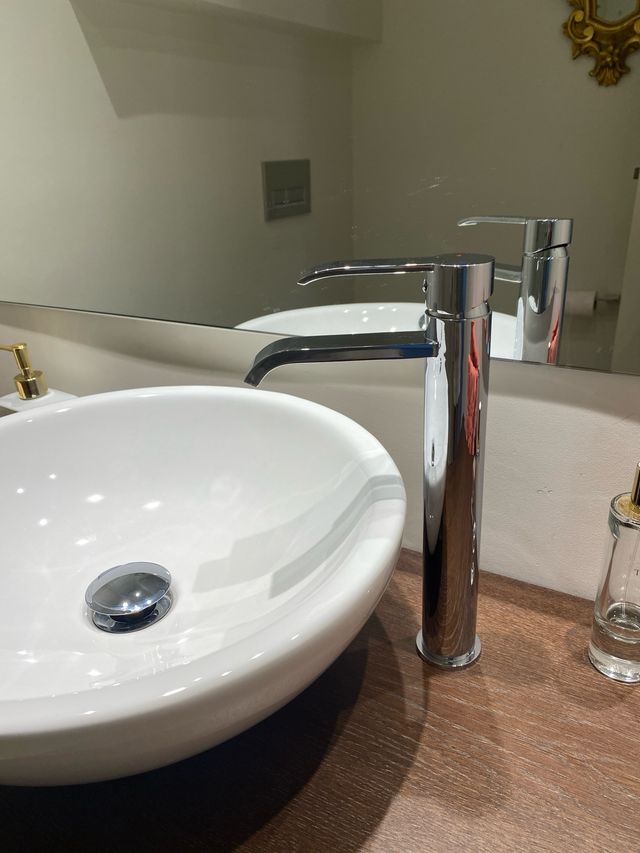 Lavabo sobre encimera + grifo