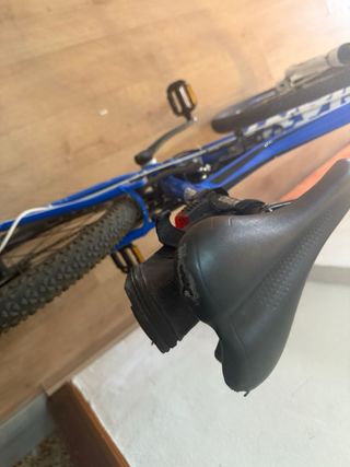Bicicleta Giant doble suspensión