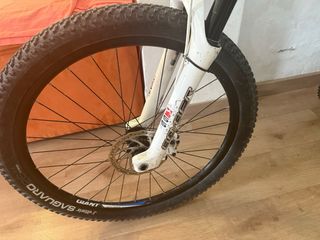 Bicicleta Giant doble suspensión