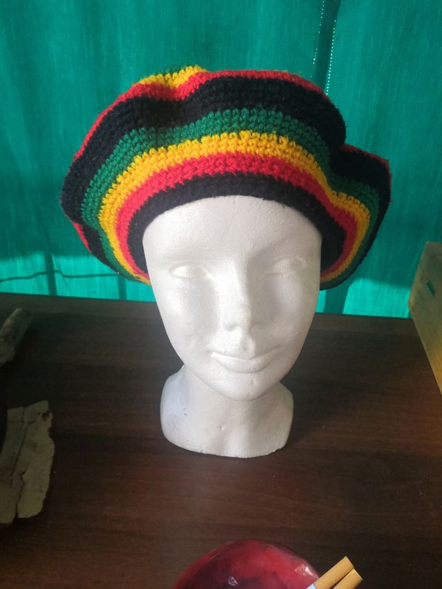 Cappello rasta artigianale