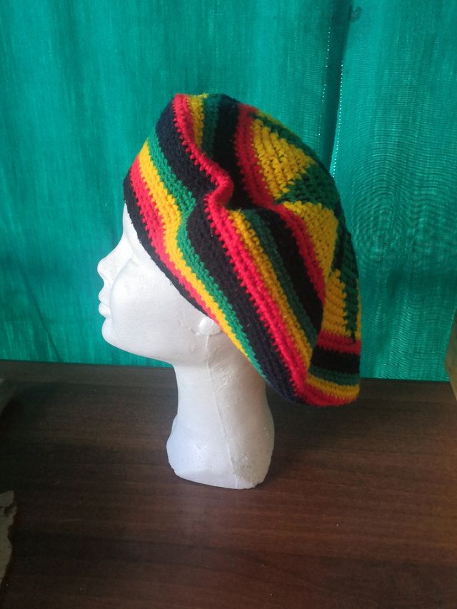 Cappello rasta artigianale