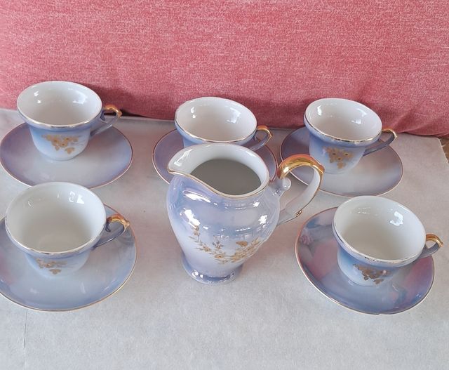 Juego café porcelana azul y dorado