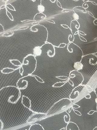 Tulle ricamato bianco 