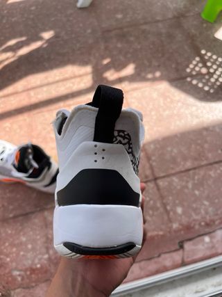 Zapatillas Jordan Luka 1 - Naranja y Blanco