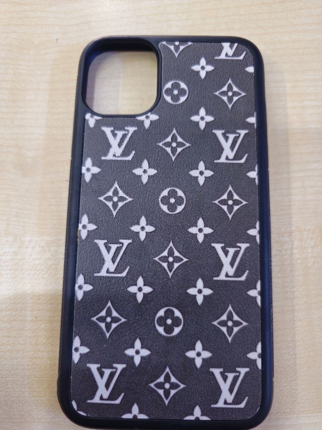 Cover iPhone 11: vari modelli