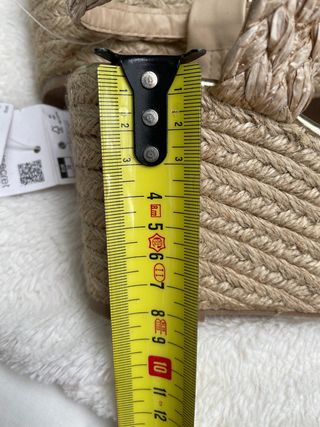 Sandalias cuña beige y dorado 38 NUEVAS