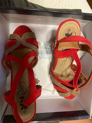 Tacones rojos plataforma