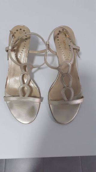 Sandalias doradas Dansi