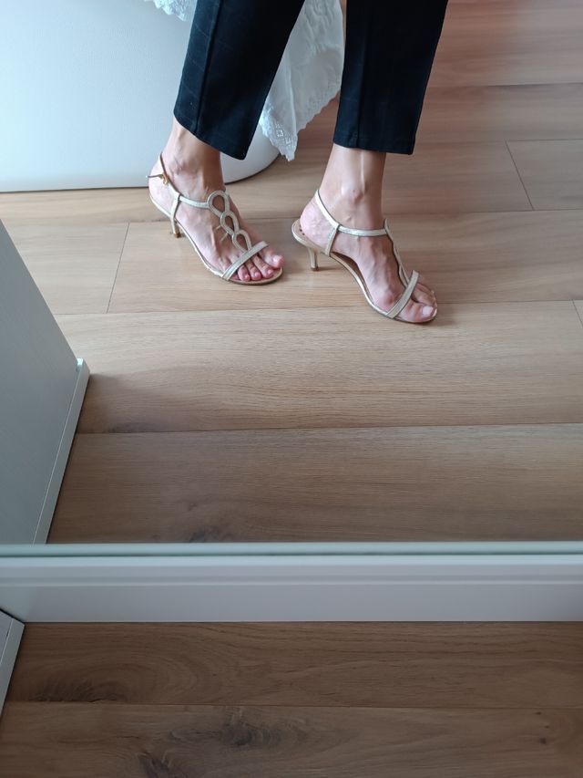 Sandalias doradas Dansi