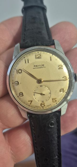 Reloj REVUE
