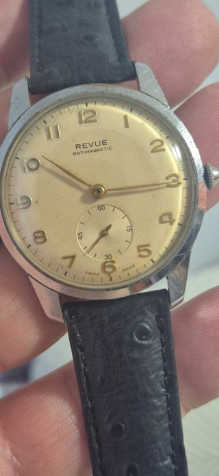 Reloj REVUE