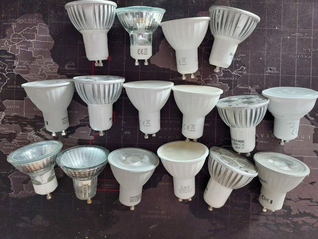 16 Faretti vari Vintage LED 5W GU10 usati