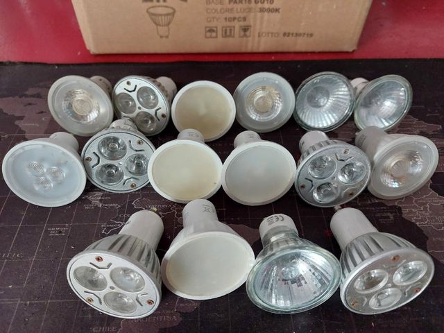 16 Faretti vari Vintage LED 5W GU10 usati
