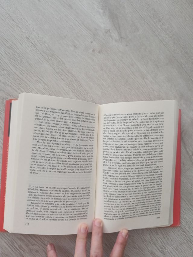 El Manuscrito Carmesi