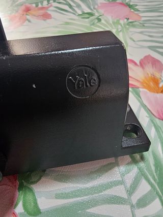 Cierrapuertas Negro - Puerta