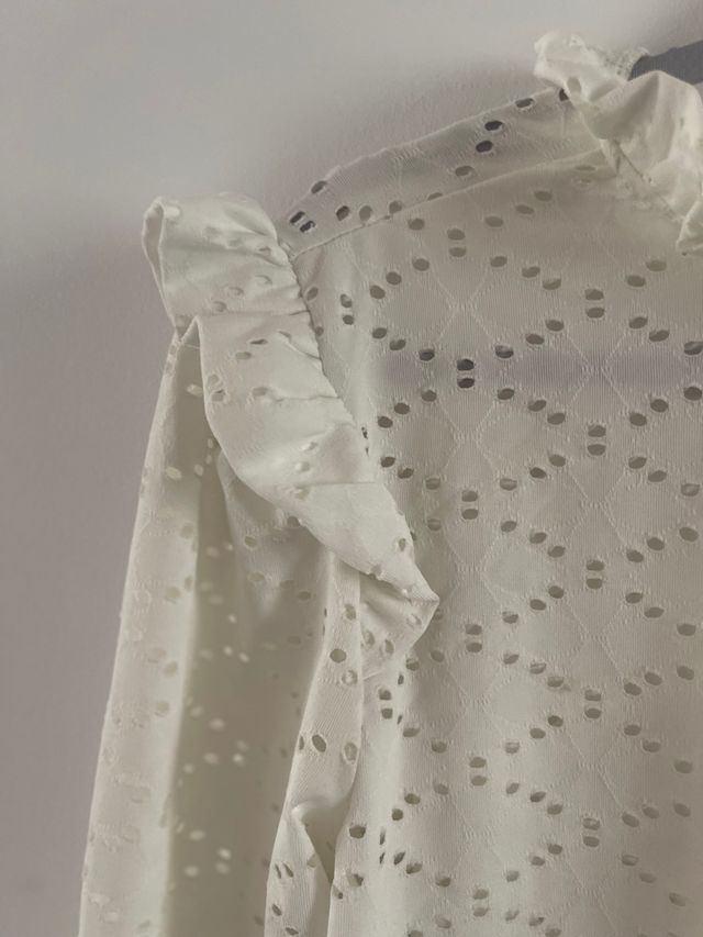 Blusa blanca Zara - Talla M troquelada