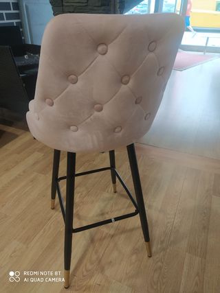 Taburete terciopelo rosa - patas negras