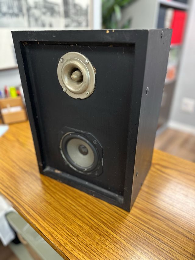 Altavoces vintage negros