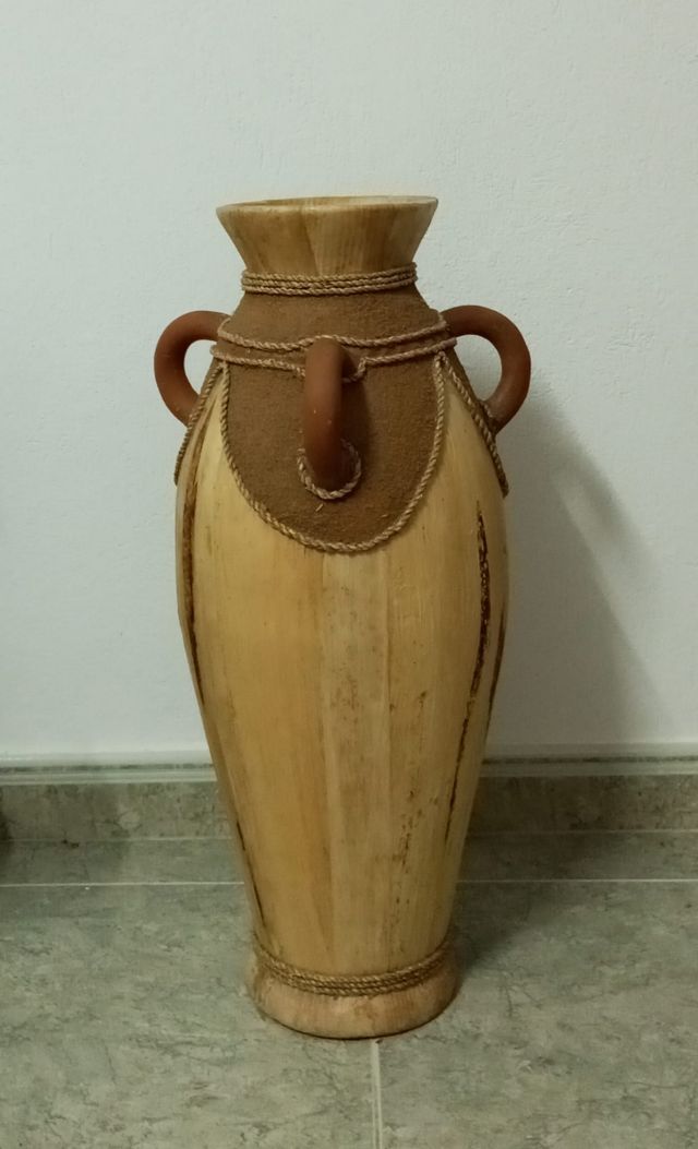 Jarrón rústico de barro vintage