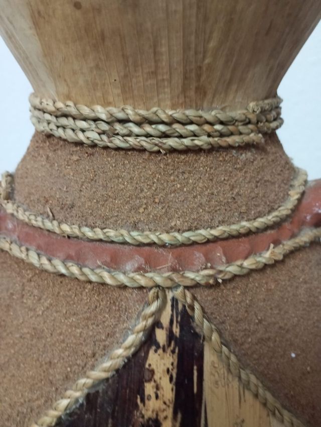 Jarrón rústico de barro vintage