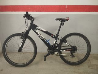 Bicicleta de montaña Monty KY7 negra para niños.