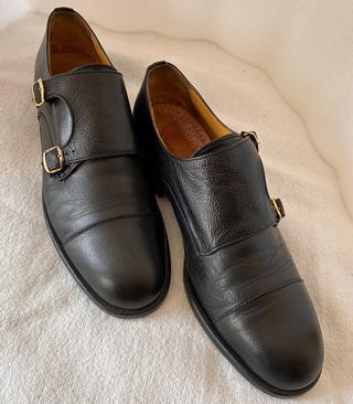 Zapatos negros hebilla italianos. Unisex