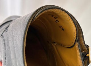 Zapatos negros hebilla italianos. Unisex